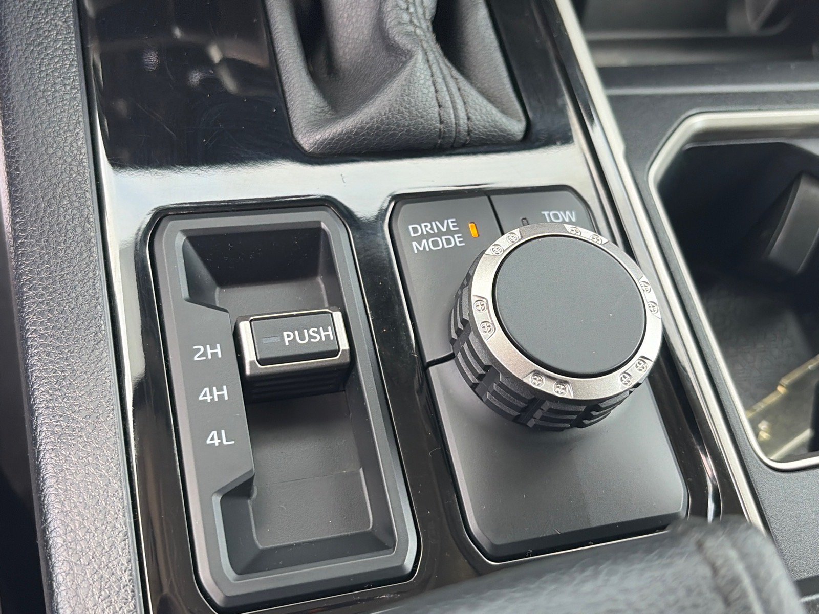 Used 2023 Toyota Tundra SR5 w/ SR5 Convenience Package AWD/4WD image 13
