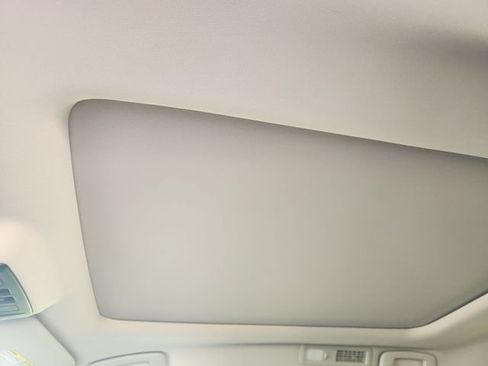 Used 2025 Nissan Pathfinder Platinum w/ Lighting Package (N93) FWD image 26