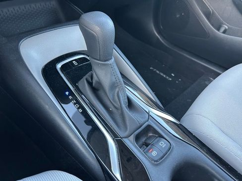 Used 2020 Toyota Corolla LE w/ LE Convenience Package image 25