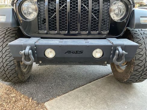 Used 2020 Jeep Gladiator Sport w/ Quick Order Package 24S image 27