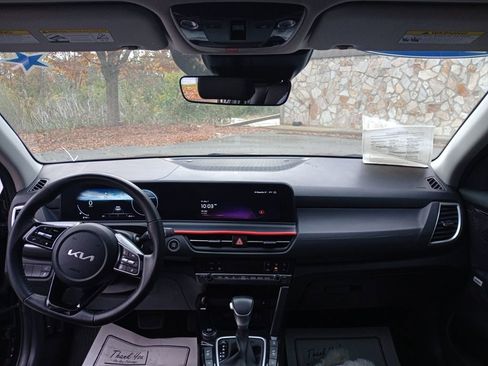 Used 2024 Kia Seltos SX w/ SX Sunroof Package image 20