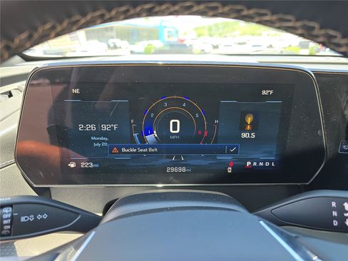 Used 2025 Chevrolet Traverse LT FWD image 32