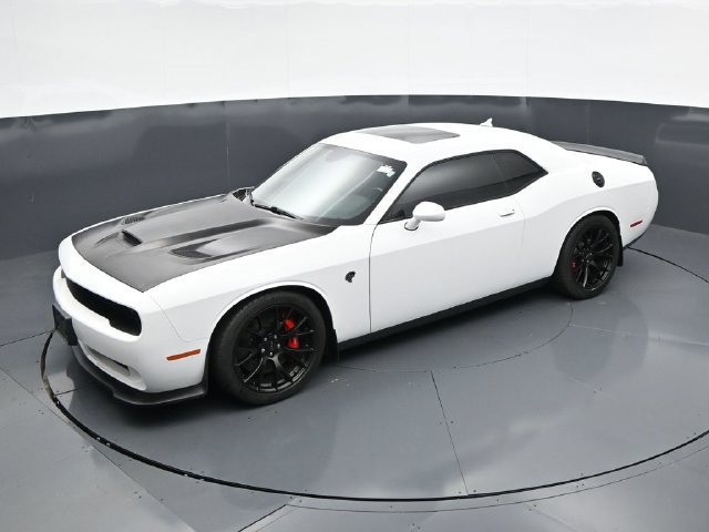 Used 2016 Dodge Challenger SRT Hellcat RWD image 40
