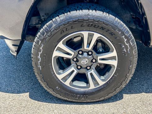 Used 2017 Toyota Tacoma SR w/ SR Convenience Package RWD image 10