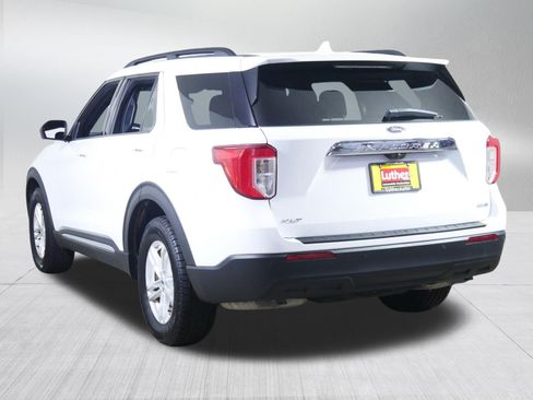Used 2020 Ford Explorer XLT AWD/4WD image 5