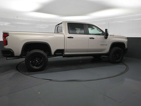 New 2026 Chevrolet Silverado 2500 ZR2 AWD/4WD image 7
