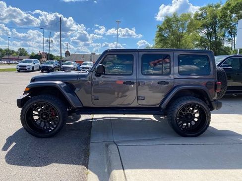 Used 2022 Jeep Wrangler Unlimited Rubicon w/ Dual Top Group AWD/4WD image 7