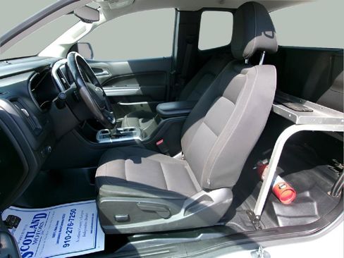 Used 2022 Chevrolet Colorado LT w/ Fleet Safety Package RWD image 10