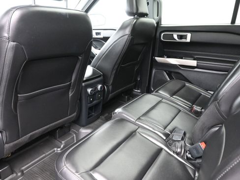 Used 2021 Ford Explorer XLT w/ Equipment Group 202A image 21