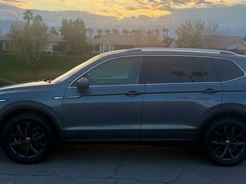 Used 2024 Volkswagen Tiguan SE image 30