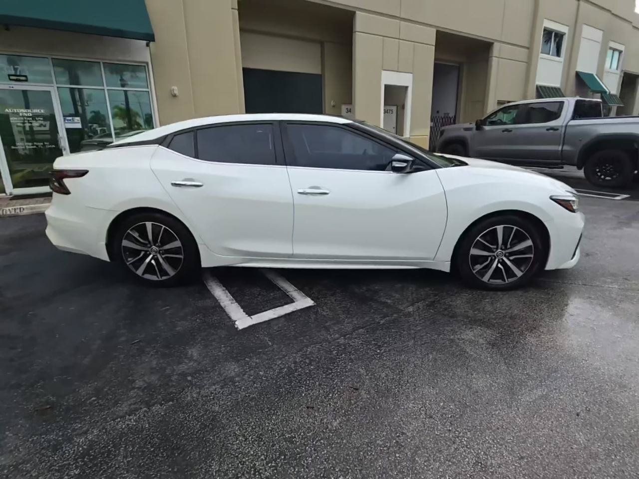 Used 2019 Nissan Maxima 3.5 SL w/ Floor Mat Group FWD image 4