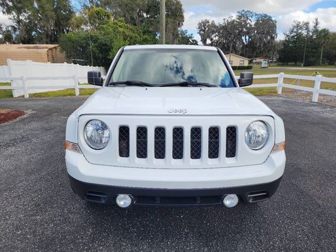 Used 2017 Jeep Patriot Latitude image 9