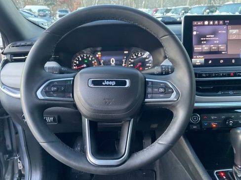 Used 2023 Jeep Compass Limited image 16