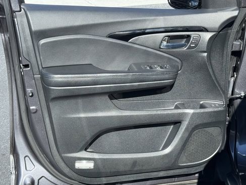 Used 2017 Honda Pilot Touring image 21