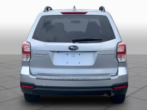 Used 2018 Subaru Forester 2.5i w/ Alloy Wheel Package AWD/4WD image 4