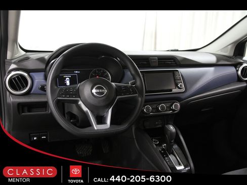 Used 2023 Nissan Versa SV image 6