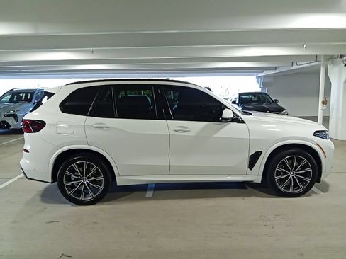 Used 2024 BMW X5 xDrive40i w/ M Sport Package AWD/4WD image 4