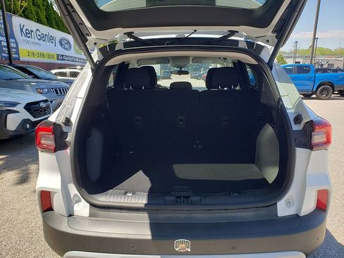 Used 2023 Ford Escape Active w/ Tech Pack #2 AWD/4WD image 8