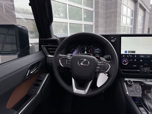 Used 2026 Lexus GX 550 w/ Accessory Package (ZB) AWD/4WD image 34