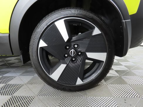 Certified 2025 Nissan Kicks SR w/ Illumination Package image 43