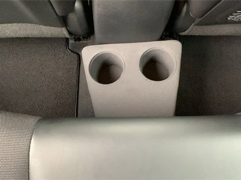 Used 2023 Hyundai Venue Limited image 25