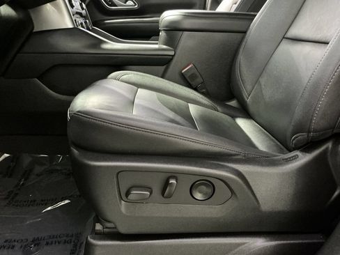 Used 2023 Chevrolet Tahoe Z71 w/ Luxury Package AWD/4WD image 15
