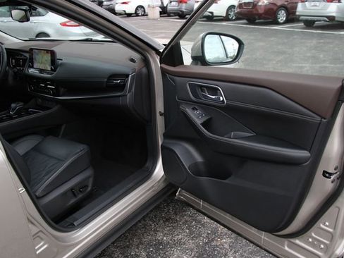 Used 2023 Nissan Rogue Platinum w/ Platinum Premium Package AWD/4WD image 32