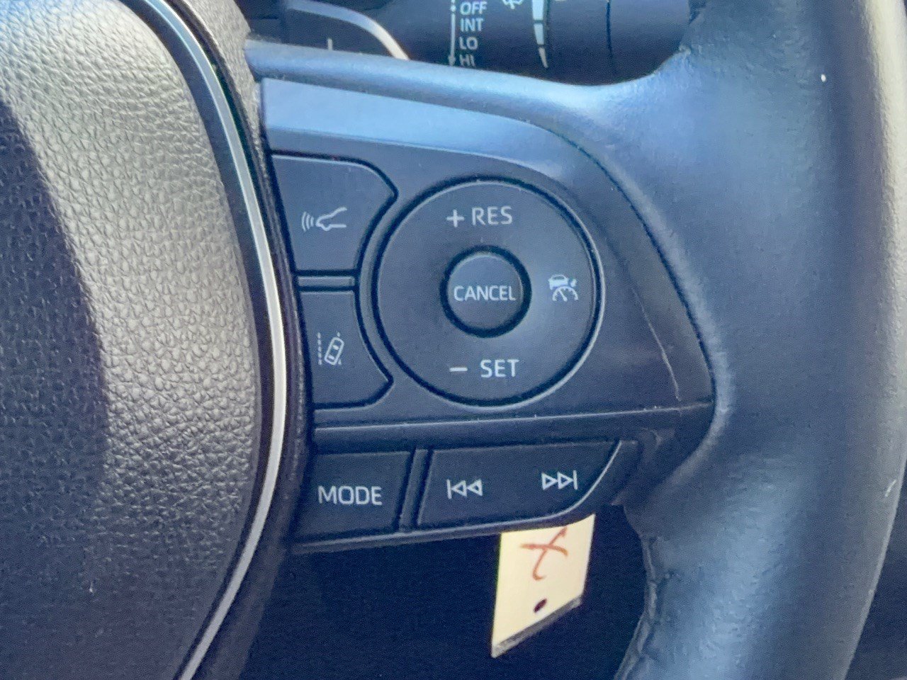 Used 2020 Toyota Corolla SE FWD image 19
