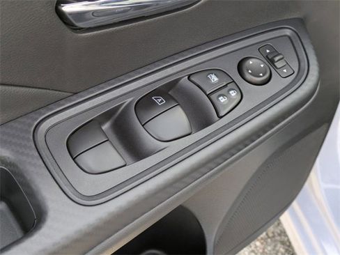 New 2025 Nissan Versa SV w/ Trunk Package image 12