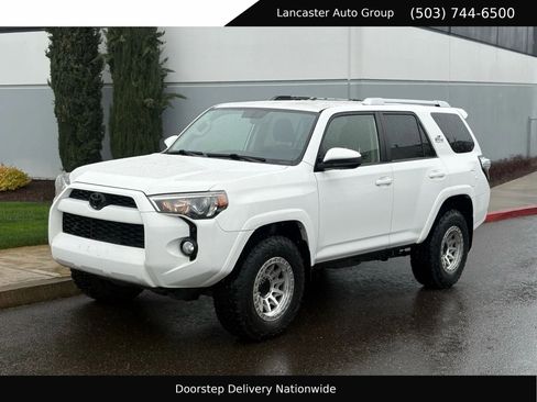 Used 2015 Toyota 4Runner SR5 image 1