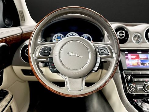 Used 2016 Jaguar XJ R-Sport AWD/4WD image 21