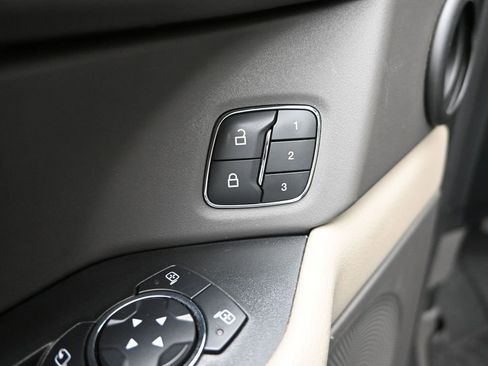 Used 2021 Ford Expedition Limited image 16