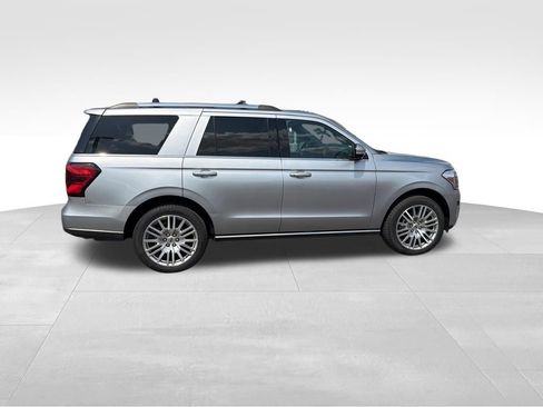 Used 2024 Ford Expedition Limited AWD/4WD image 11