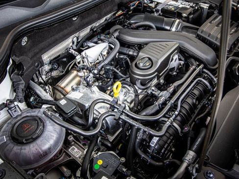 New 2026 Volkswagen Taos SE image 22