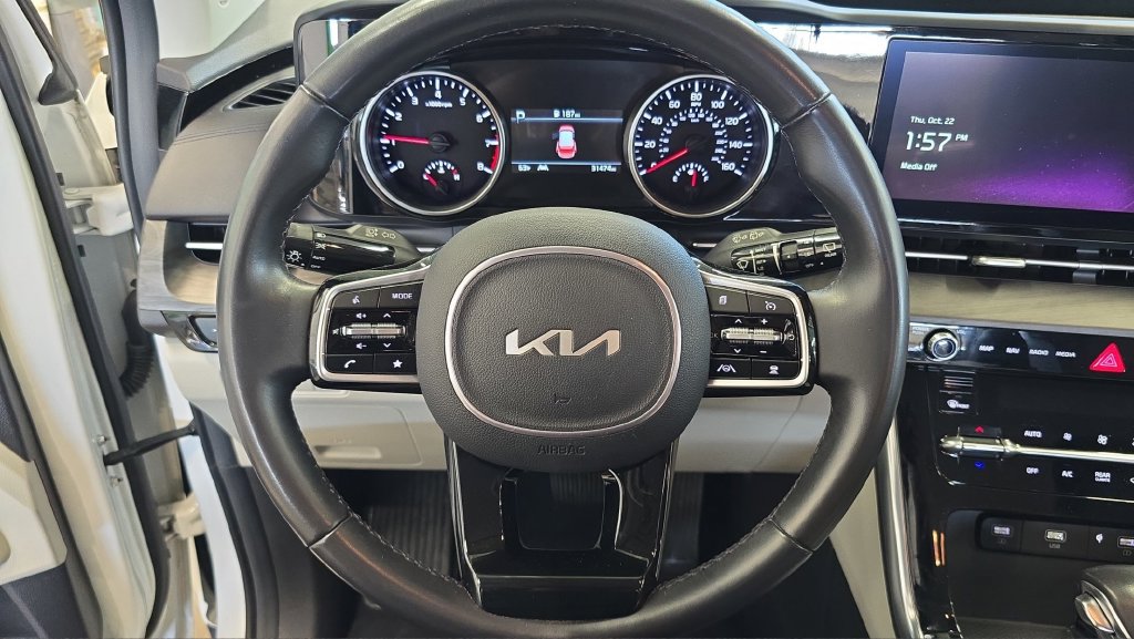Certified 2023 Kia Carnival EX FWD image 21