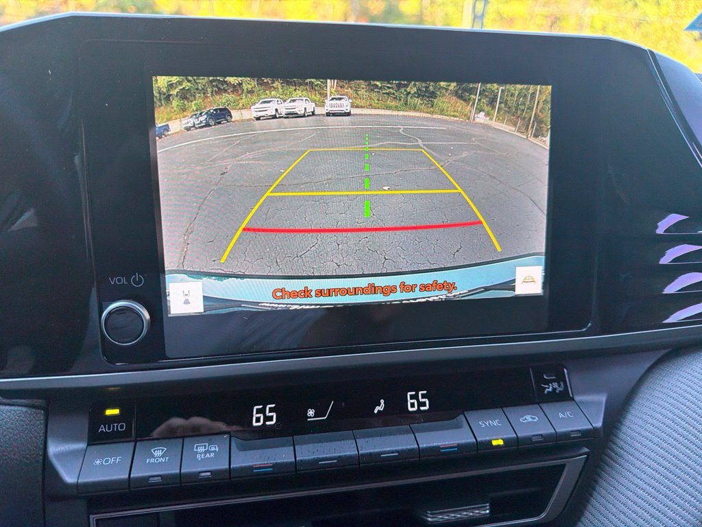 Used 2025 Toyota Camry SE w/ Convenience Package FWD image 21