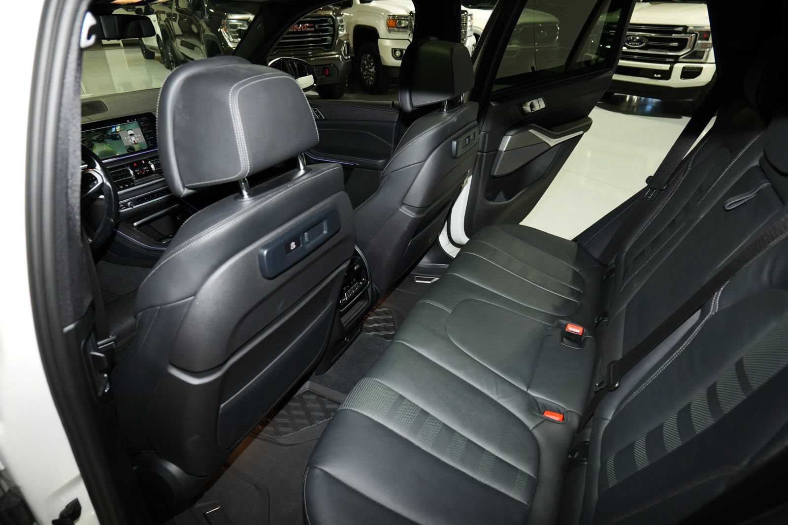 Used 2021 BMW X5 xDrive40i w/ M Sport Package AWD/4WD image 17