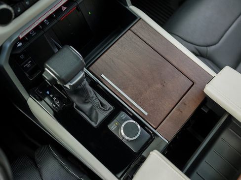 Used 2024 Toyota Sequoia Capstone image 35