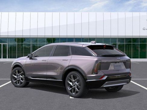 New 2026 Cadillac Optiq Luxury 2 image 4