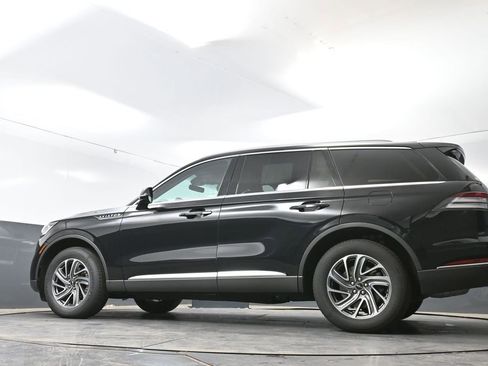 Used 2023 Lincoln Aviator AWD image 60