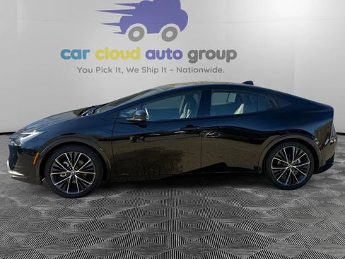 Used 2024 Toyota Prius XLE image 2