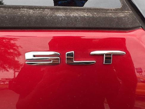 Used 2023 GMC Terrain SLT w/ Infotainment Package II AWD/4WD image 12
