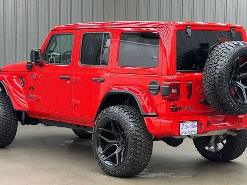 Used 2025 Jeep Wrangler Unlimited Sahara w/ Safety Group AWD/4WD image 3