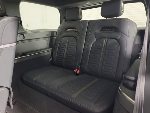 Used 2023 Rivian R1S Adventure image 23