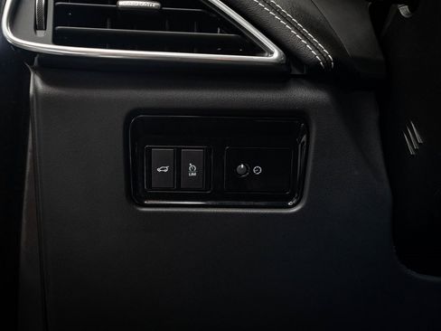 Used 2020 Jaguar F-PACE S image 40