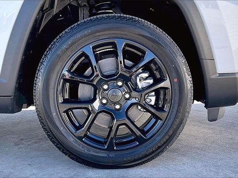 New 2026 Jeep Compass Latitude image 20