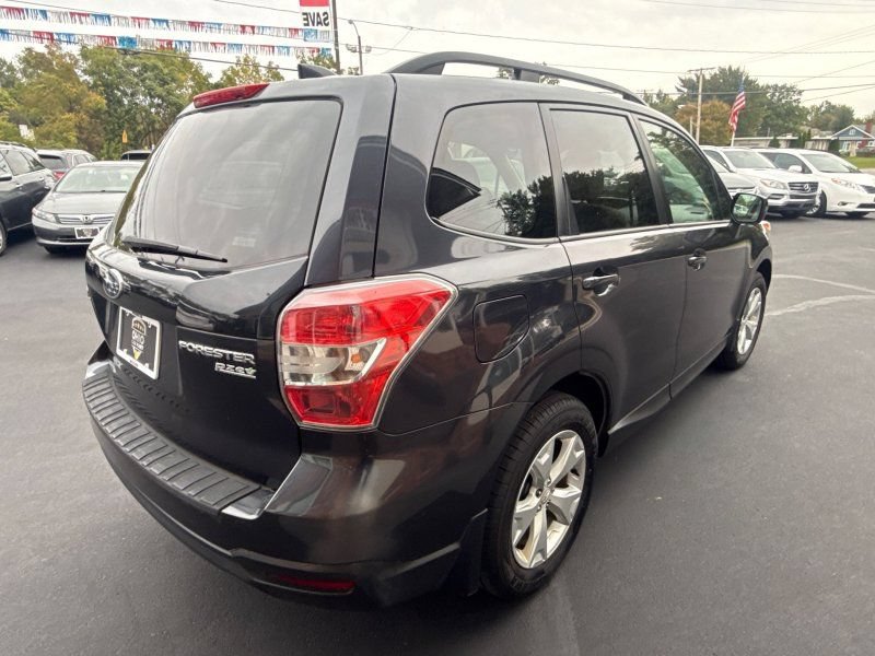 Used 2016 Subaru Forester 2.5i Premium AWD/4WD image 5
