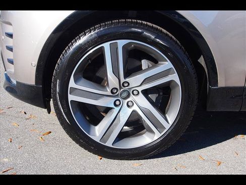 Used 2023 Land Rover Discovery HSE R-Dynamic image 9