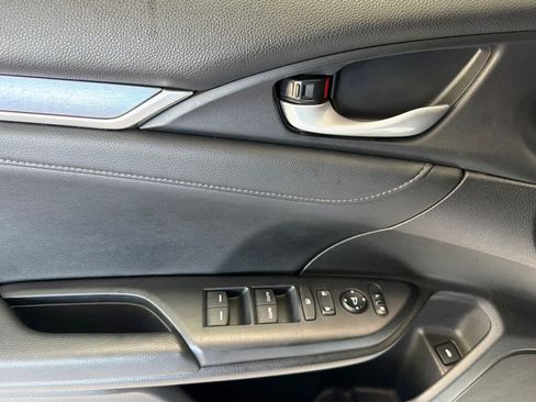 Used 2017 Honda Civic Touring image 12