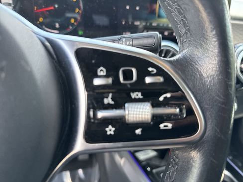 Used 2022 Mercedes-Benz GLB 250 image 27